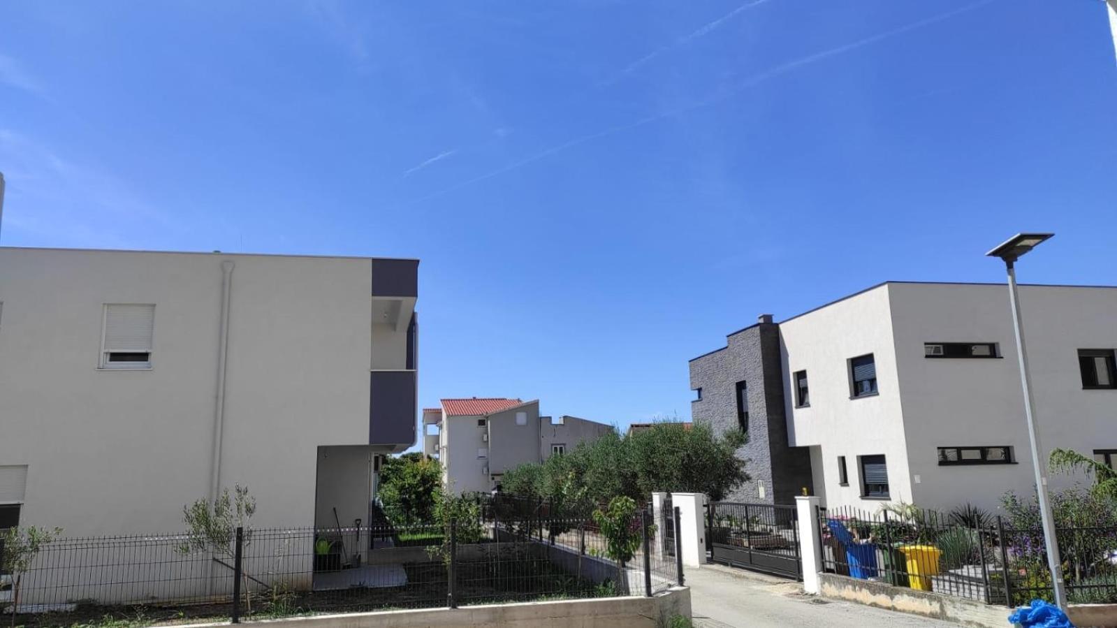 Lavanda Kastela Bagian luar foto