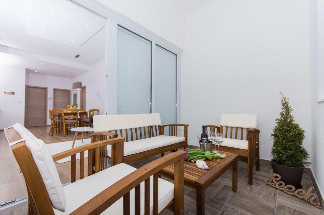 Lavanda Kastela Bagian luar foto